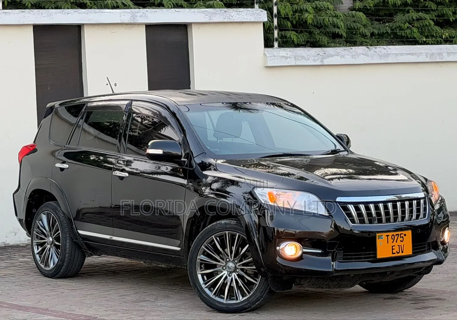 Toyota Vanguard 2013 Black