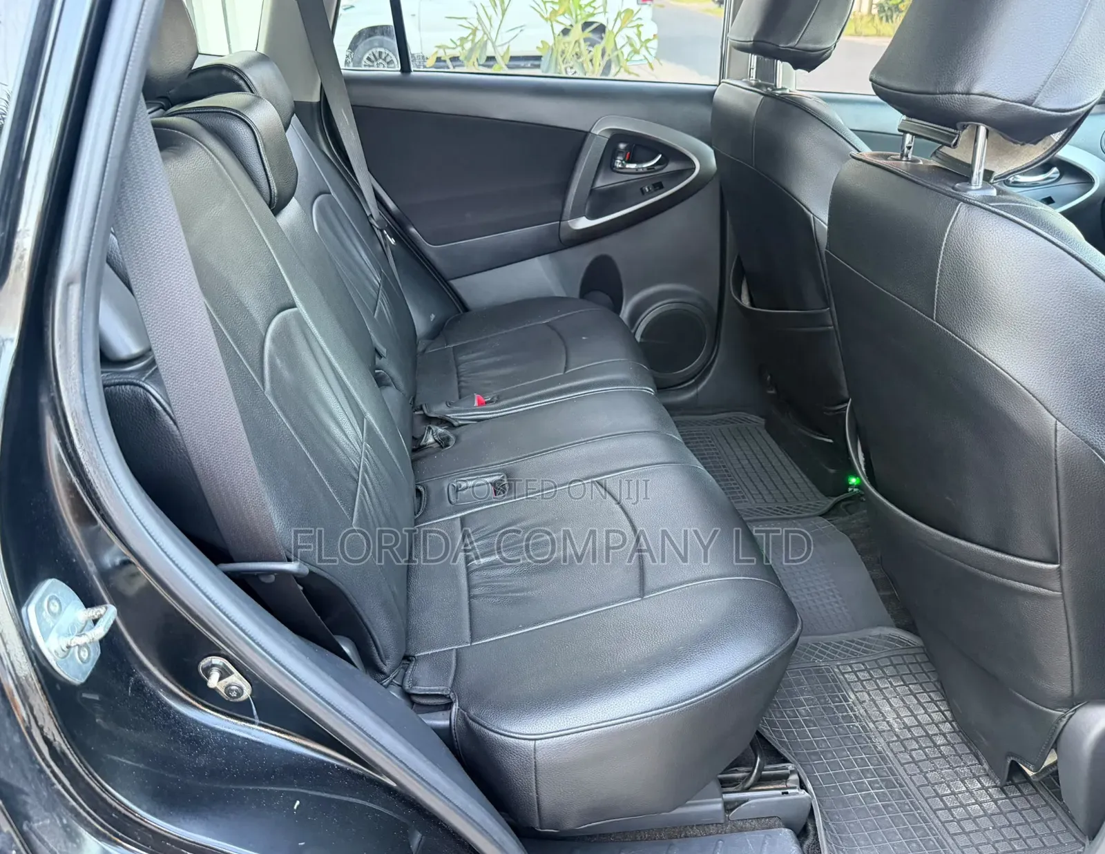 Toyota Vanguard 2013 Black