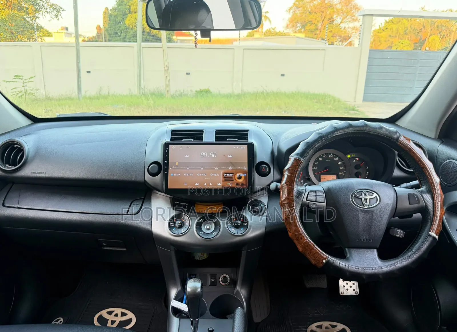 Toyota Vanguard 2013 Black