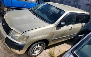 Toyota Probox 2004 Gold