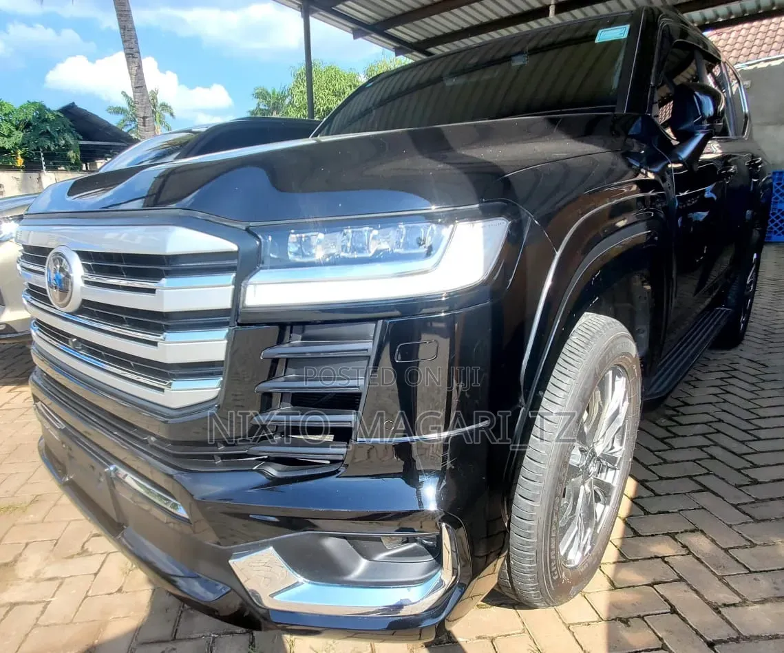 Toyota Land Cruiser 2025 Black