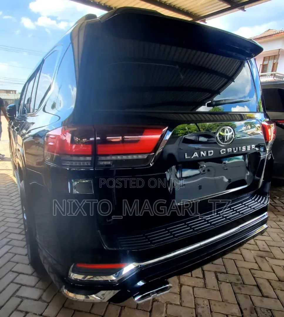 Toyota Land Cruiser 2025 Black