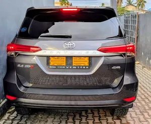 Toyota Fortuner 2022 Gray