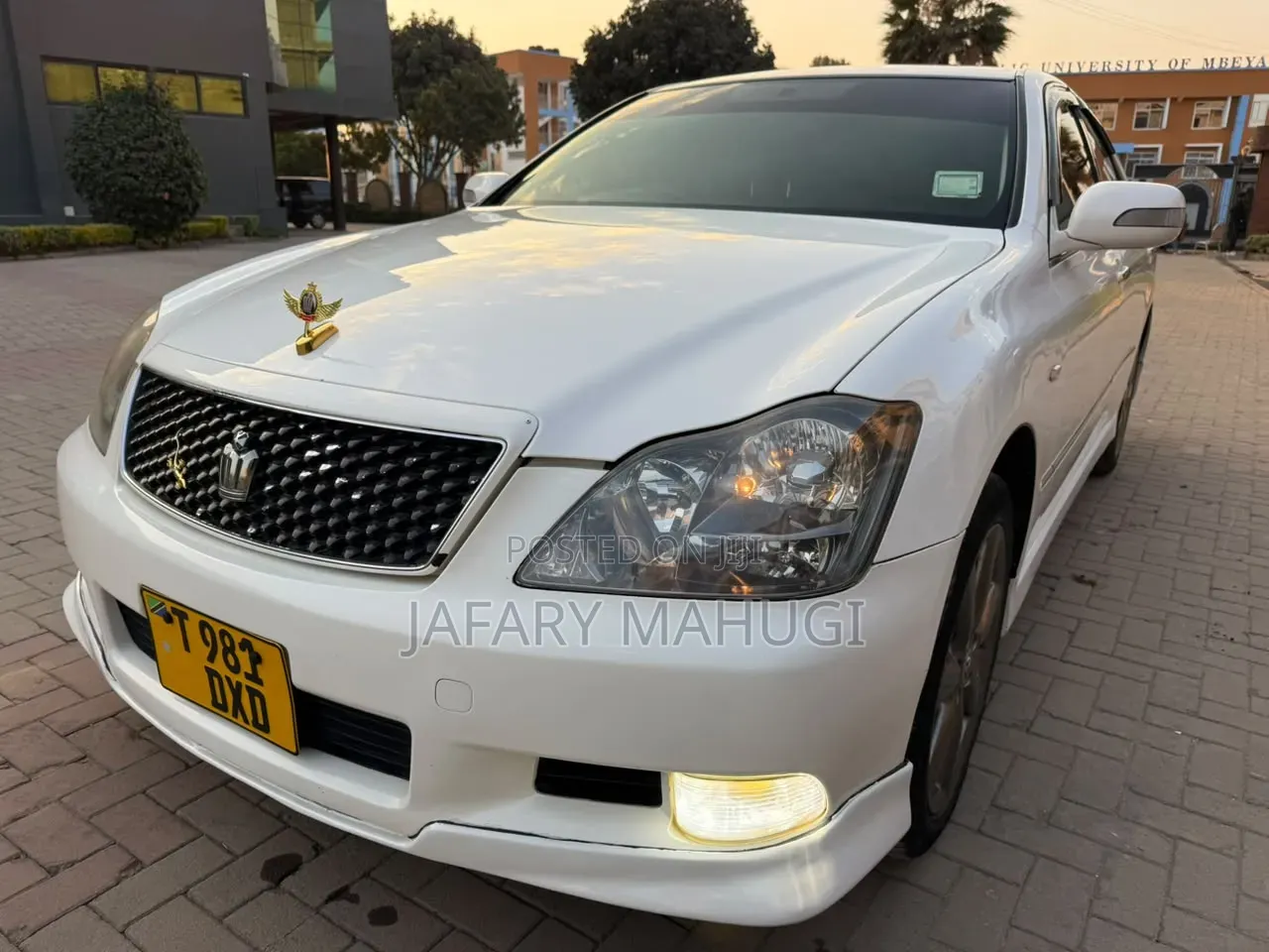 Toyota Crown 2009 White