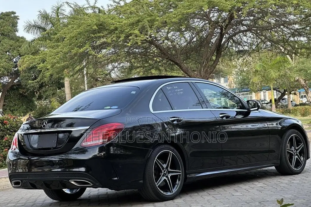 Mercedes-Benz C-Class 2016 Black