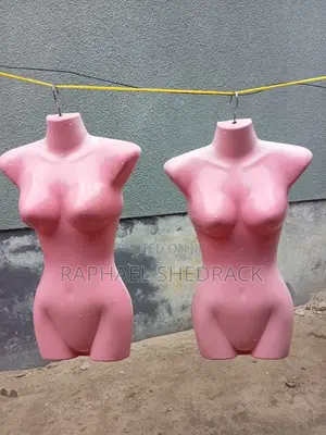 Manikin/Midoli Ya Kuuzia Nguo