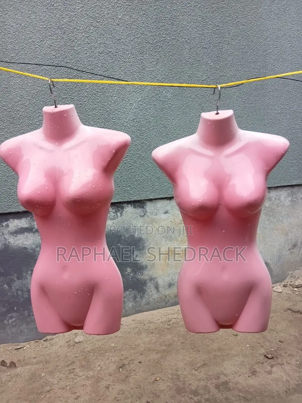 Manikin/Midoli Ya Kuuzia Nguo