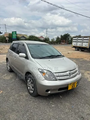 Toyota IST 2004 Silver