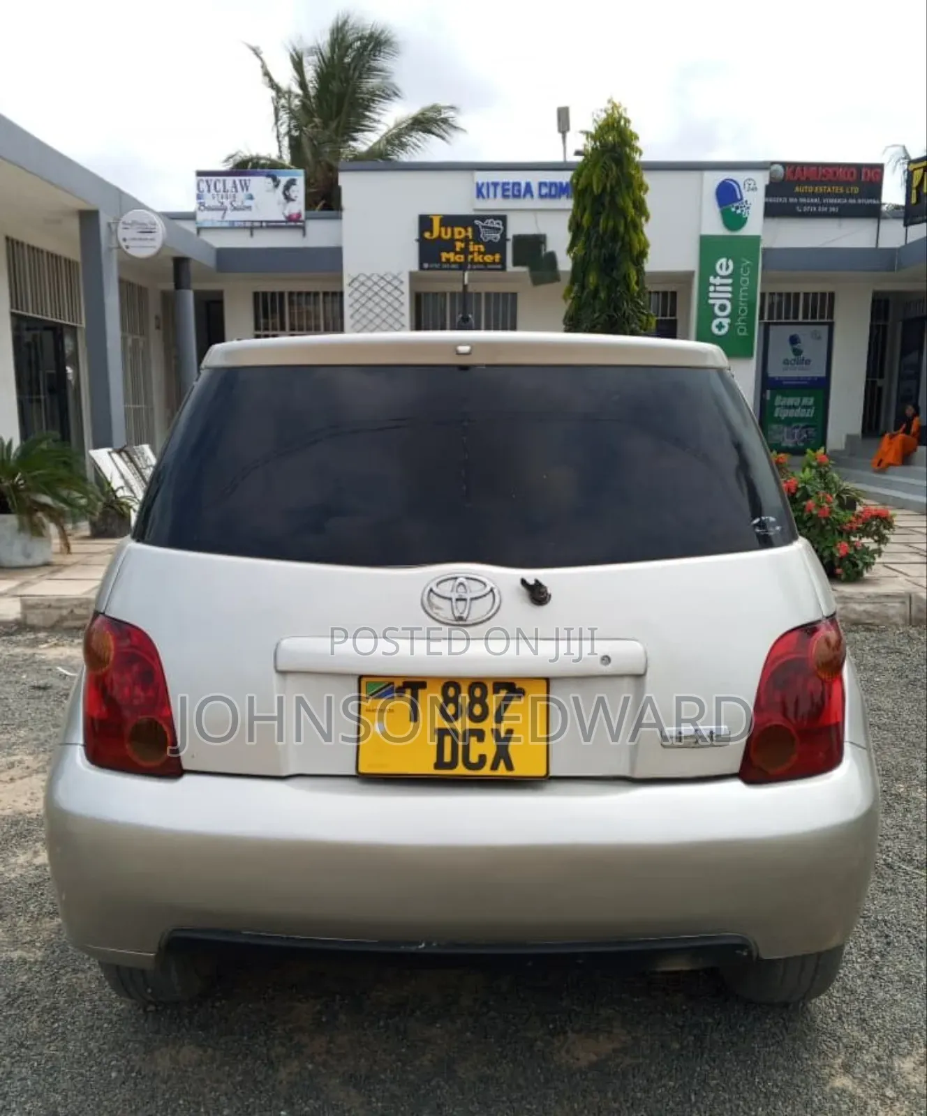 Toyota IST 2004 Silver