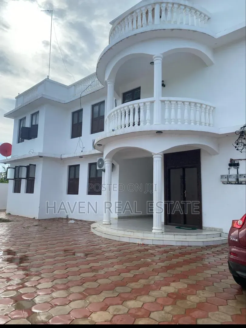 Furnished 4bdrm House in Mjini for rent