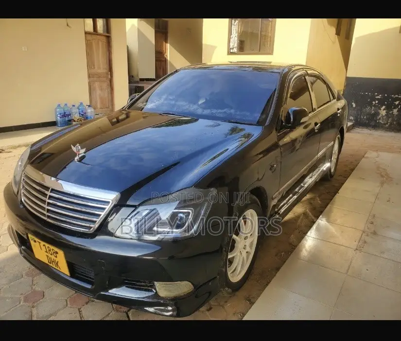 Toyota Crown Royale 2005 Black