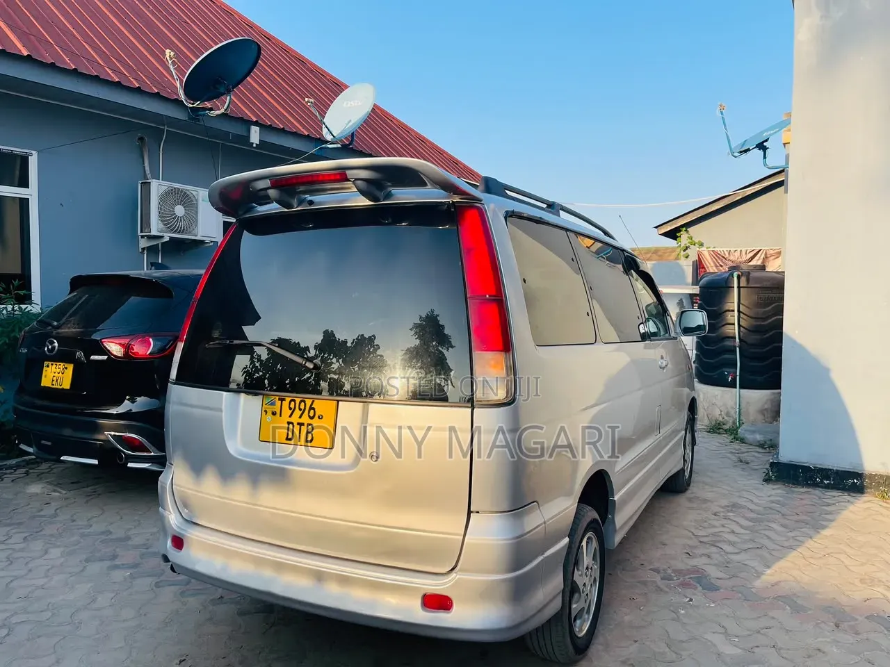 Toyota Noah 2001 Silver