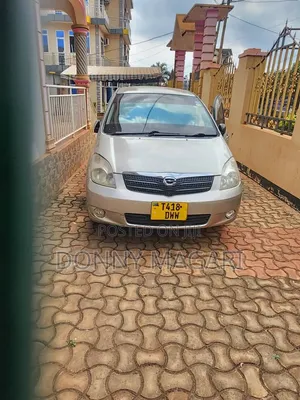 Toyota Corolla Spacio 2004 Gold