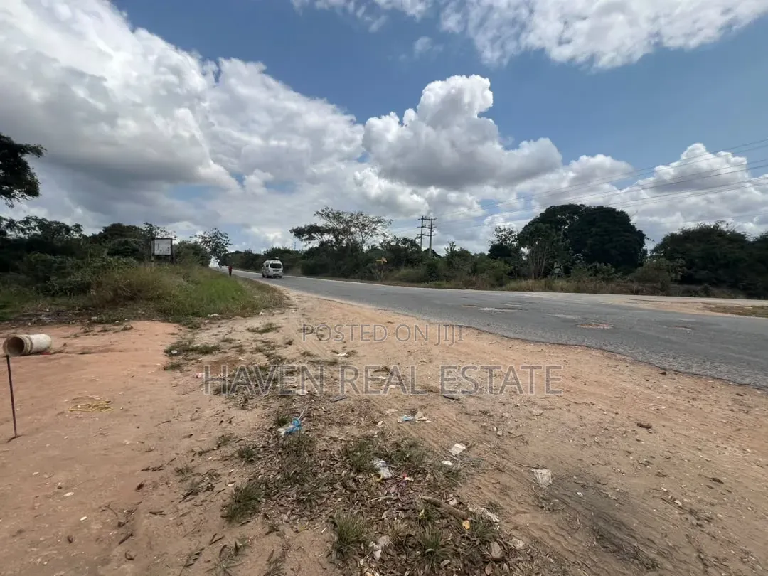 *10 Acre Industrial Plot Touching Tarmac for Sale - Mpuyani, Kisarawe*
