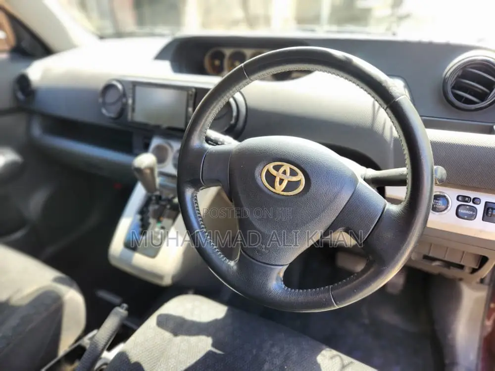 Toyota Corolla Rumion Hatchback 1.5 FWD 2008 Maroon