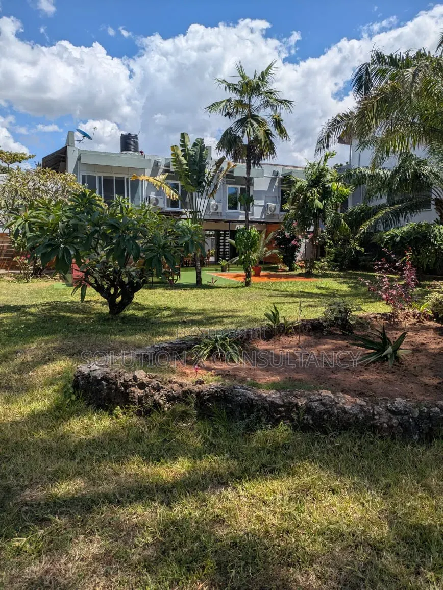 Furnished 4bdrm Villa in Masaki for rent