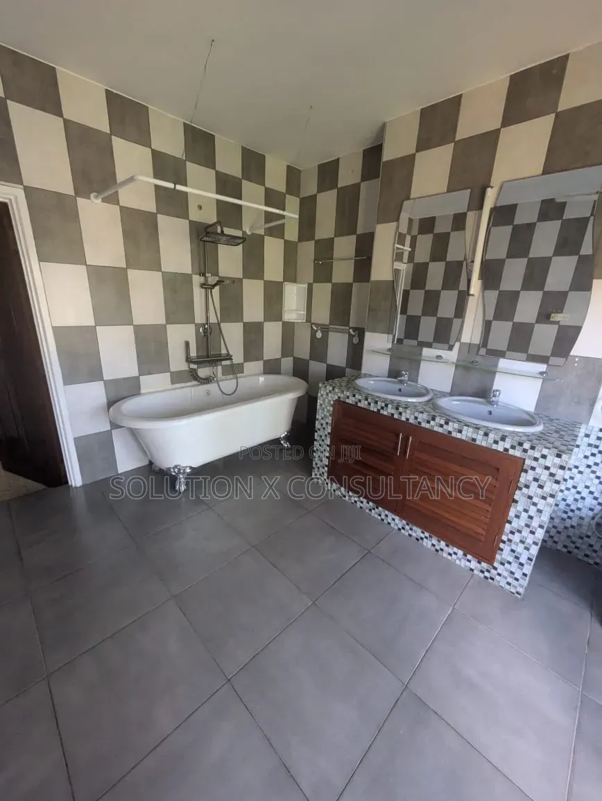 Furnished 4bdrm Villa in Masaki for rent