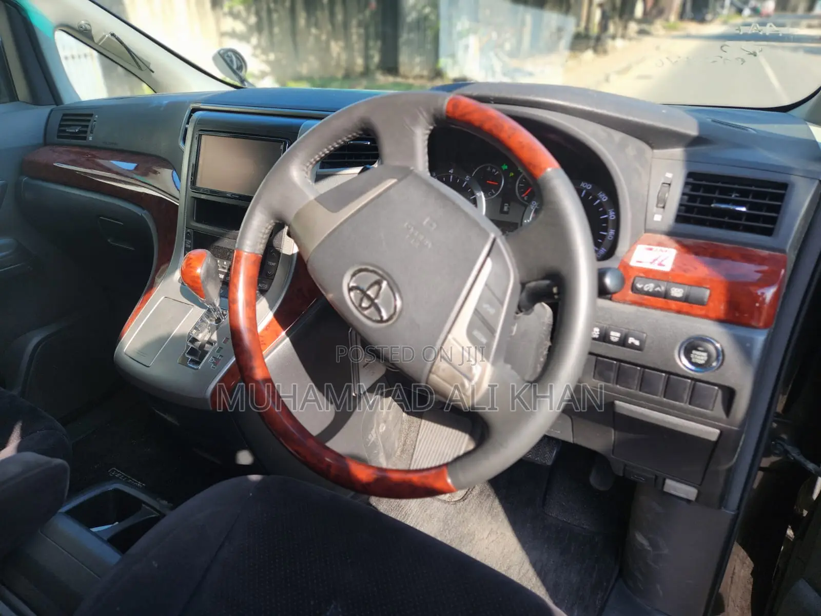 Toyota Vellfire V 2.4 4WD 8-Seater 2009 Black
