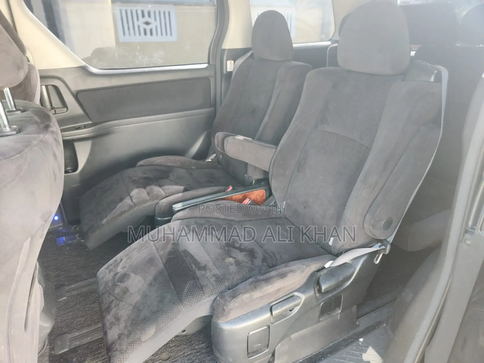 Toyota Vellfire V 2.4 4WD 8-Seater 2009 Black