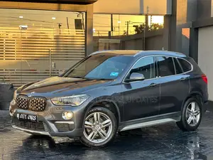 BMW X1 xDrive28i AWD 2016 Gray