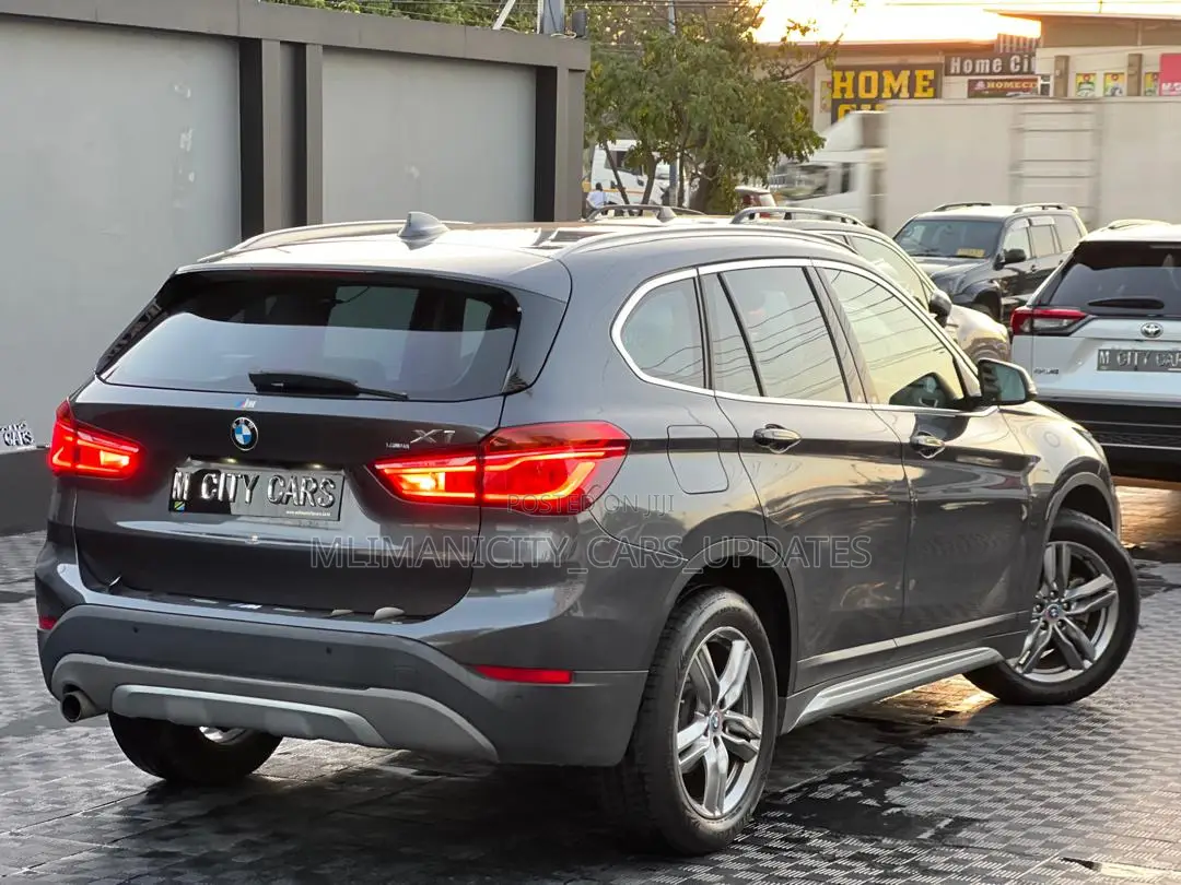 BMW X1 xDrive28i AWD 2016 Gray