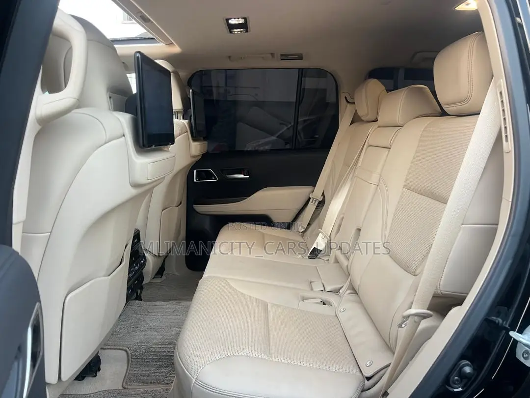 Toyota Land Cruiser LC300 2023 Black
