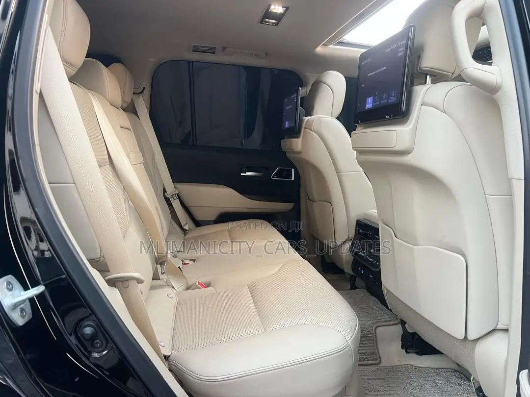Toyota Land Cruiser LC300 2023 Black