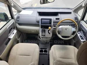 Toyota Noah 2.0 143hp FWD (8 Seater) 2009 Black