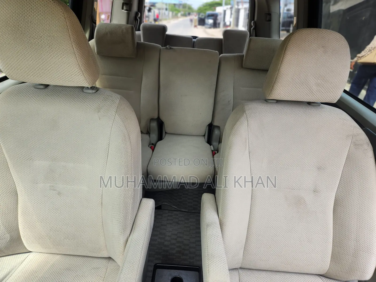Toyota Noah 2.0 143hp FWD (8 Seater) 2009 Black