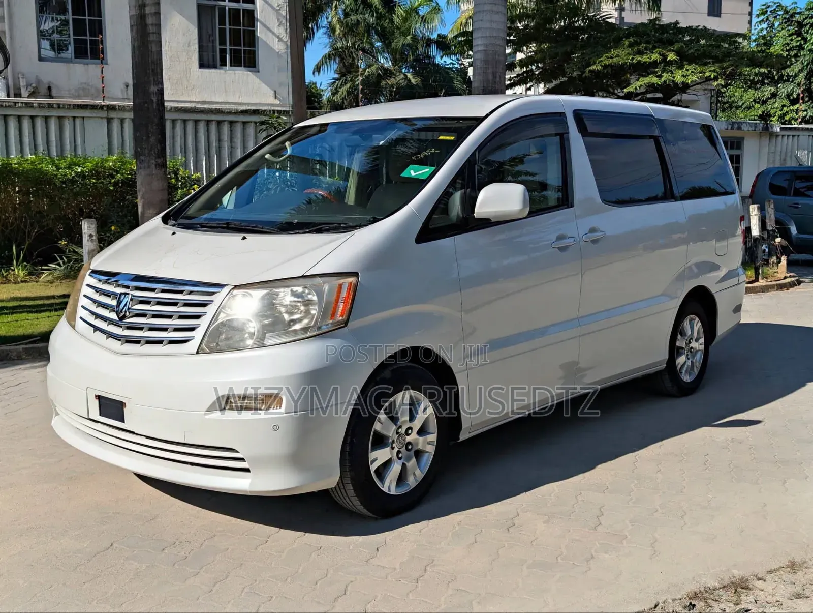 Toyota Alphard 2005 Off white