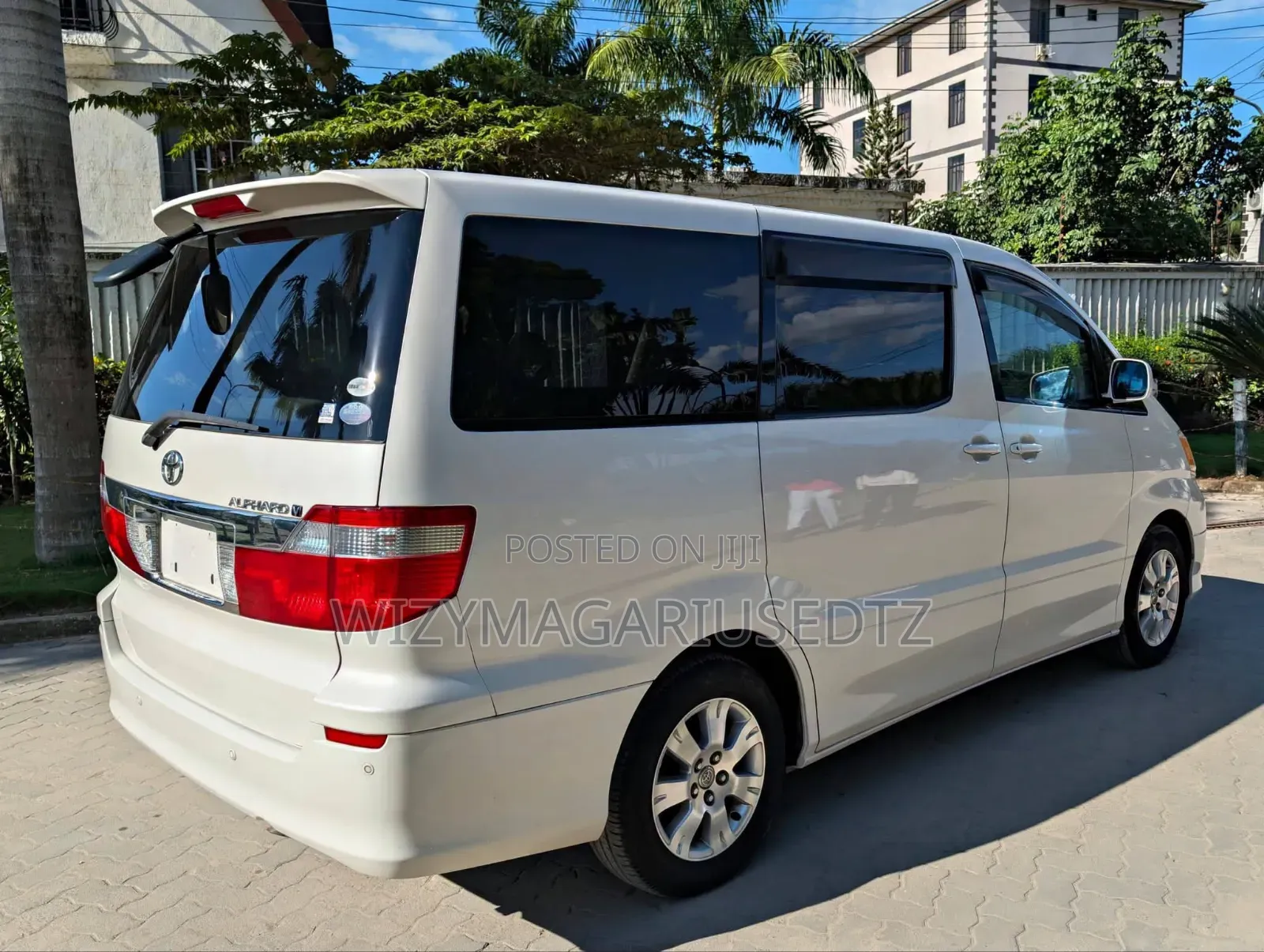 Toyota Alphard 2005 Off white