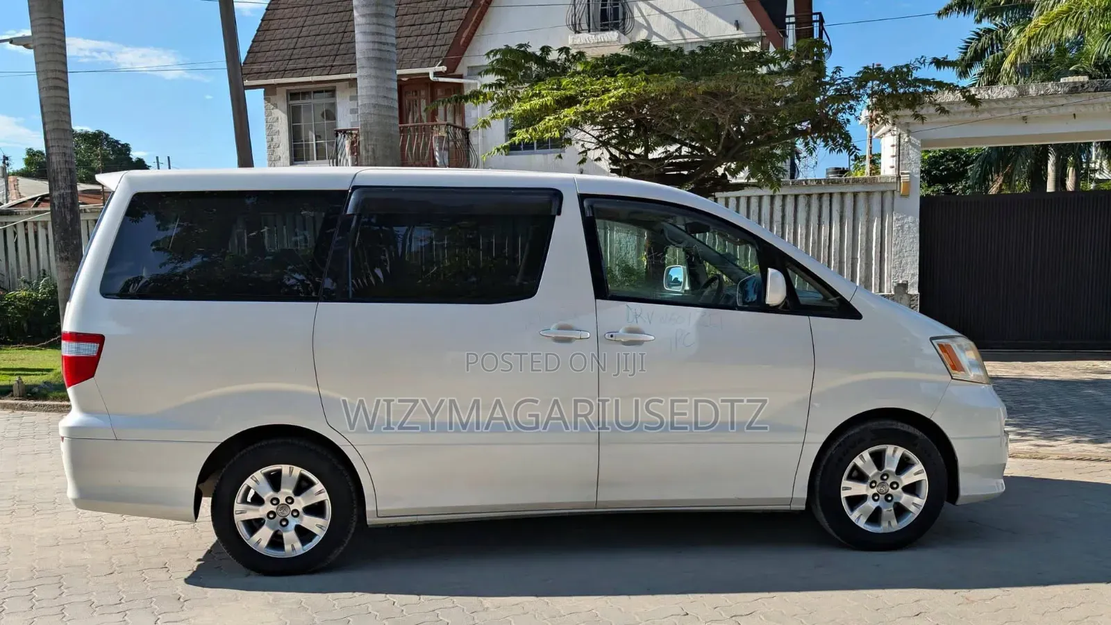 Toyota Alphard 2005 Off white