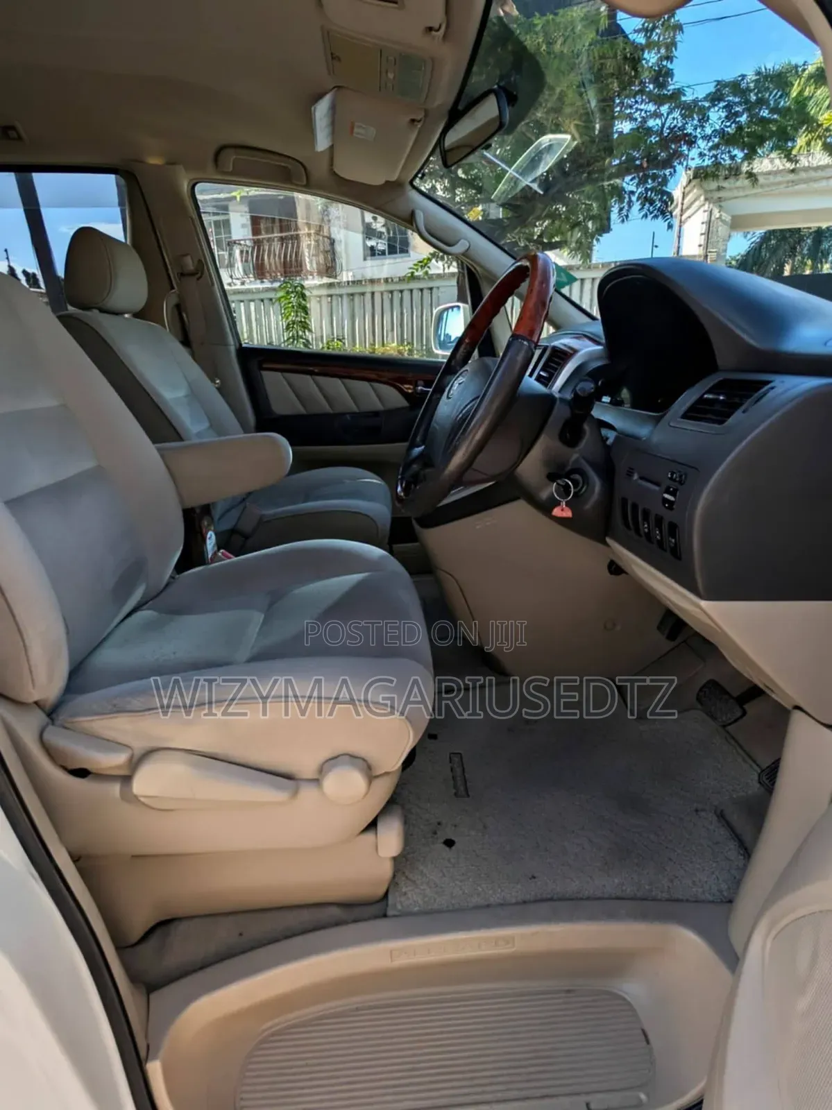 Toyota Alphard 2005 Off white