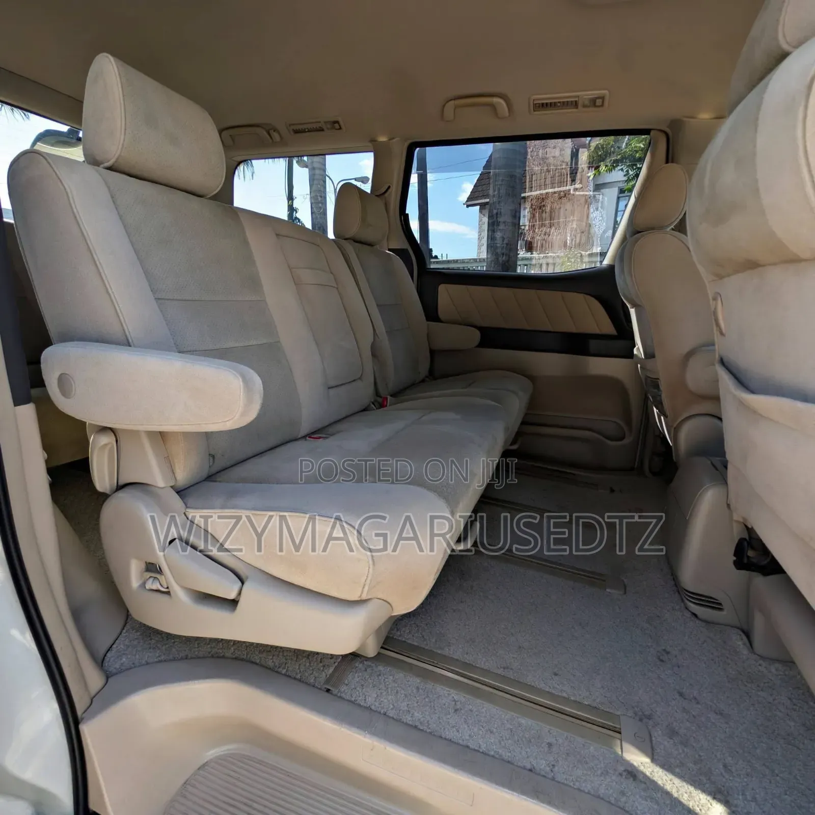 Toyota Alphard 2005 Off white