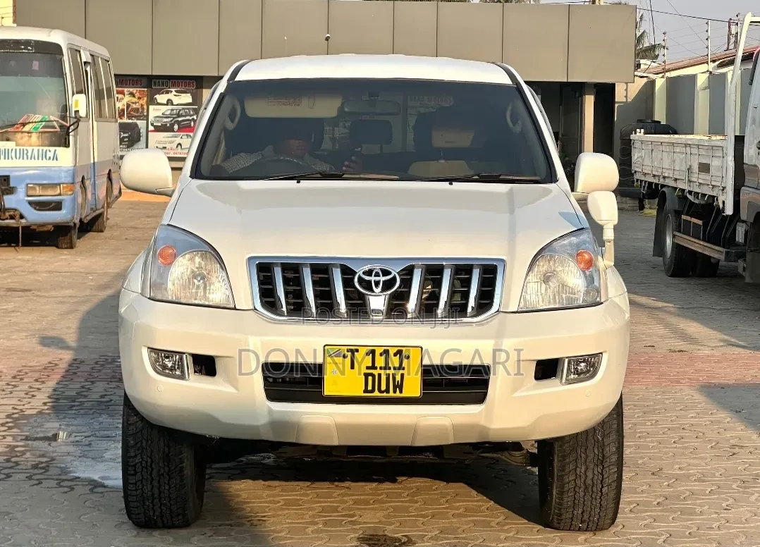Toyota Land Cruiser Prado 2004 White
