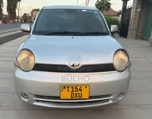 Toyota Sienta 2006 Silver