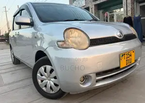 Toyota Sienta 2006 Silver