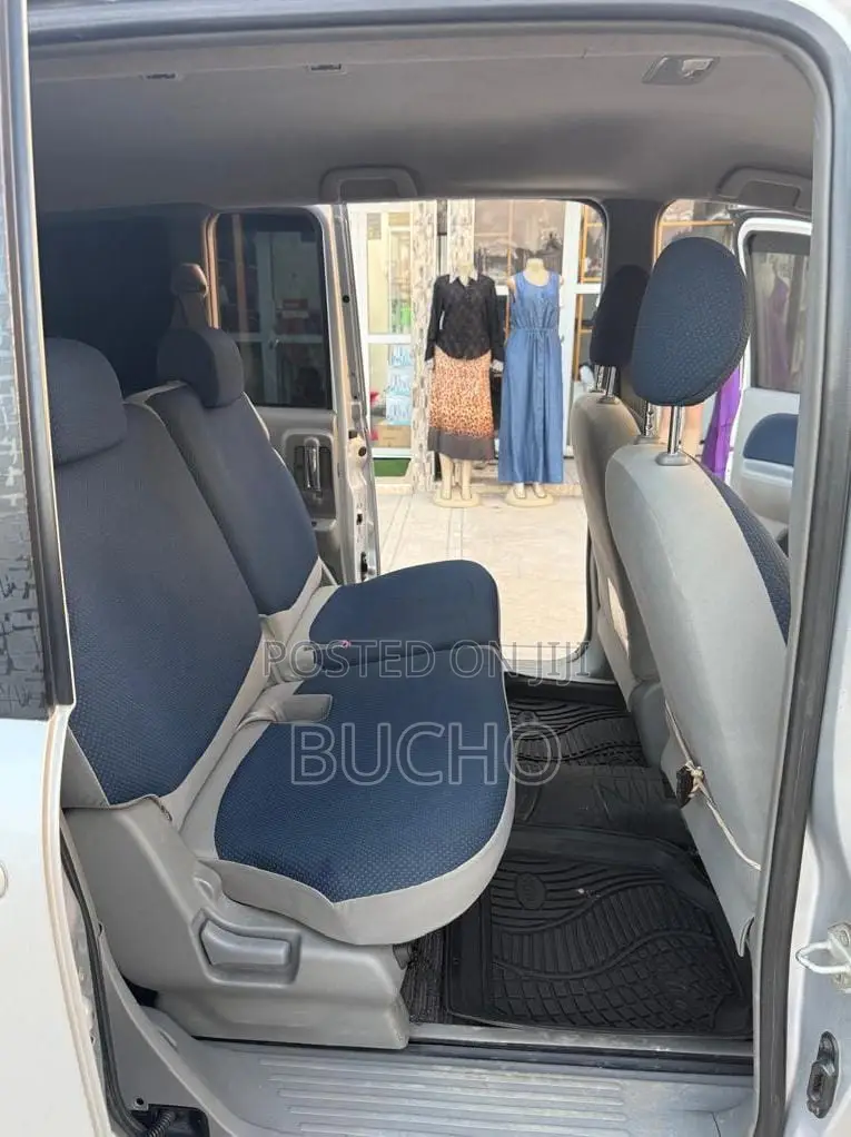 Toyota Sienta 2006 Silver