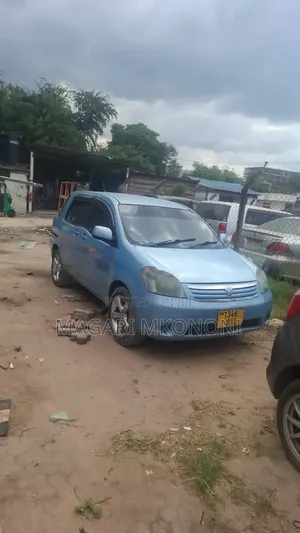 Toyota Raum 2003 Blue