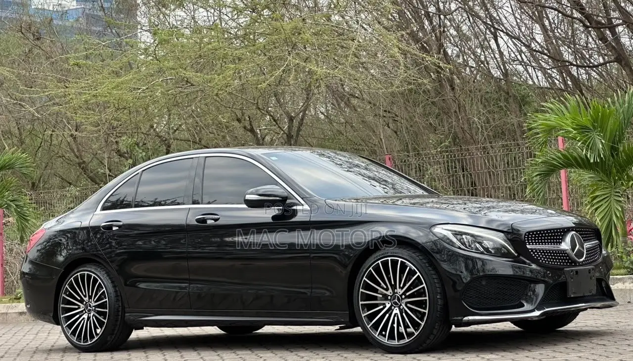 Mercedes-Benz C200 2014 Black