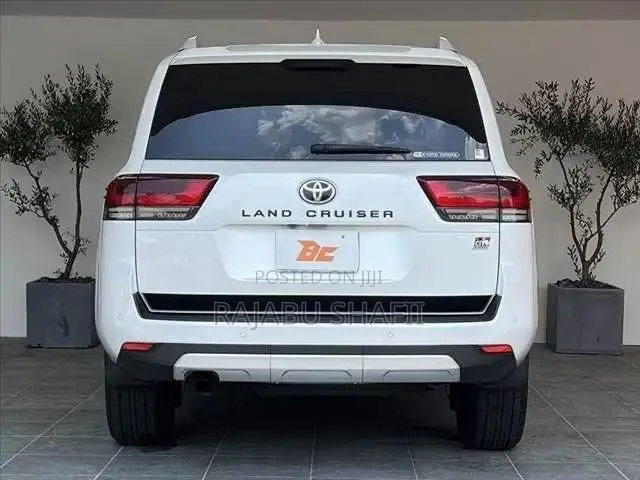 Toyota Land Cruiser 3.3 Diesel 4WD 2022 White