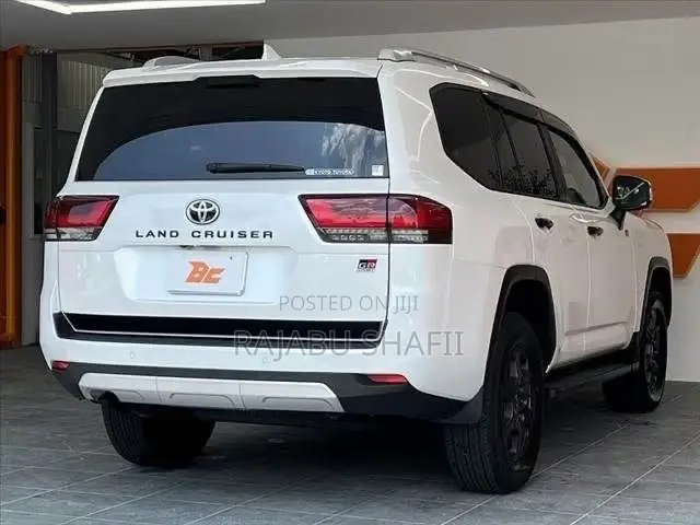 Toyota Land Cruiser 3.3 Diesel 4WD 2022 White