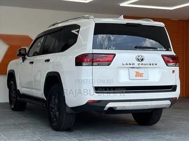 Toyota Land Cruiser 3.3 Diesel 4WD 2022 White