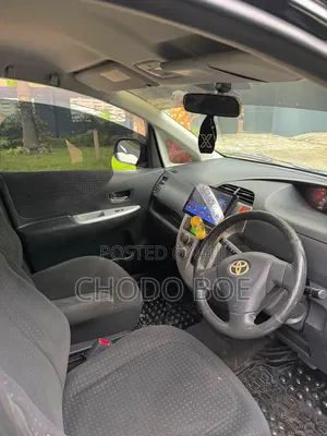 Toyota Ractis 2010 Black