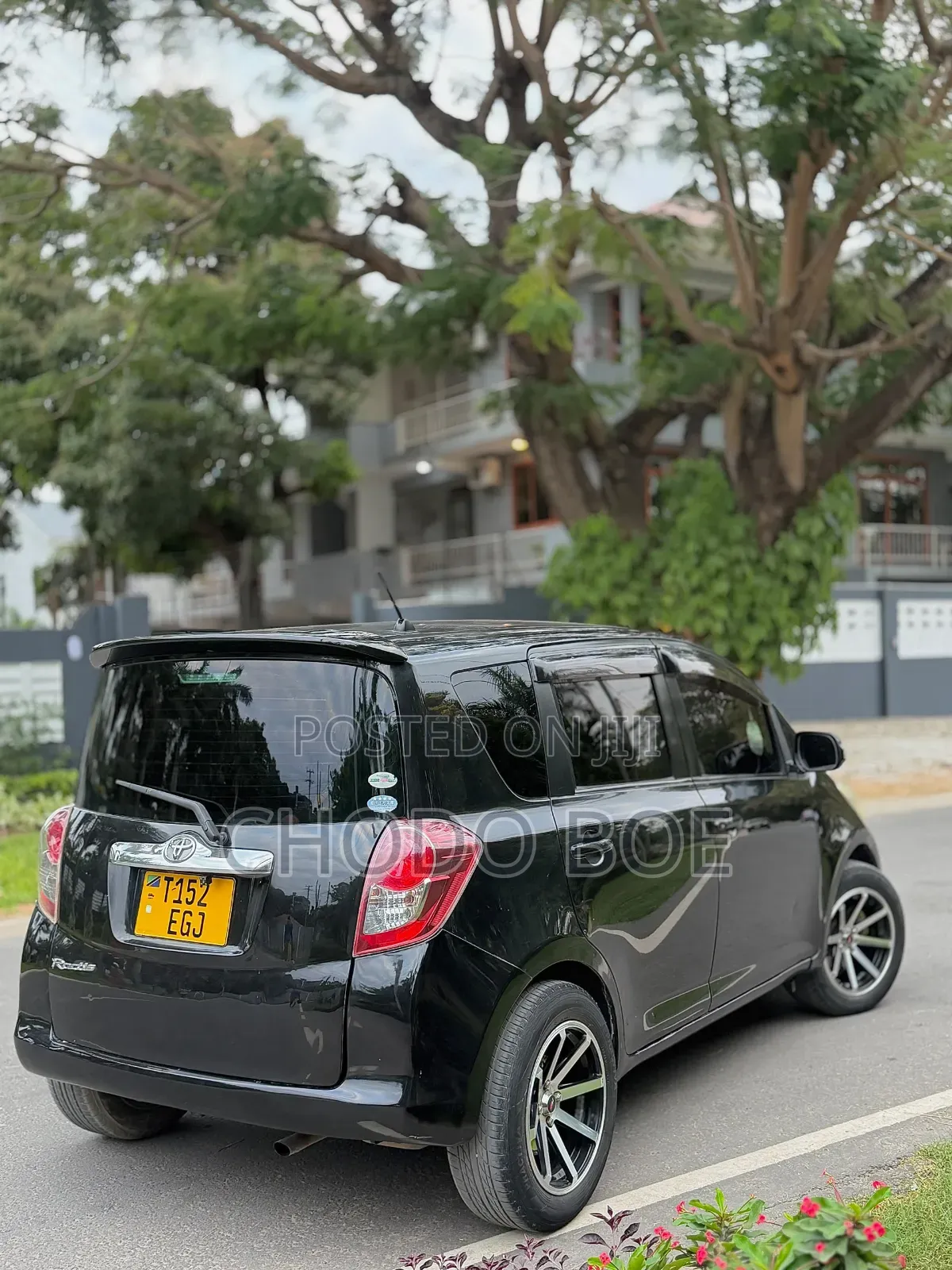 Toyota Ractis 2010 Black