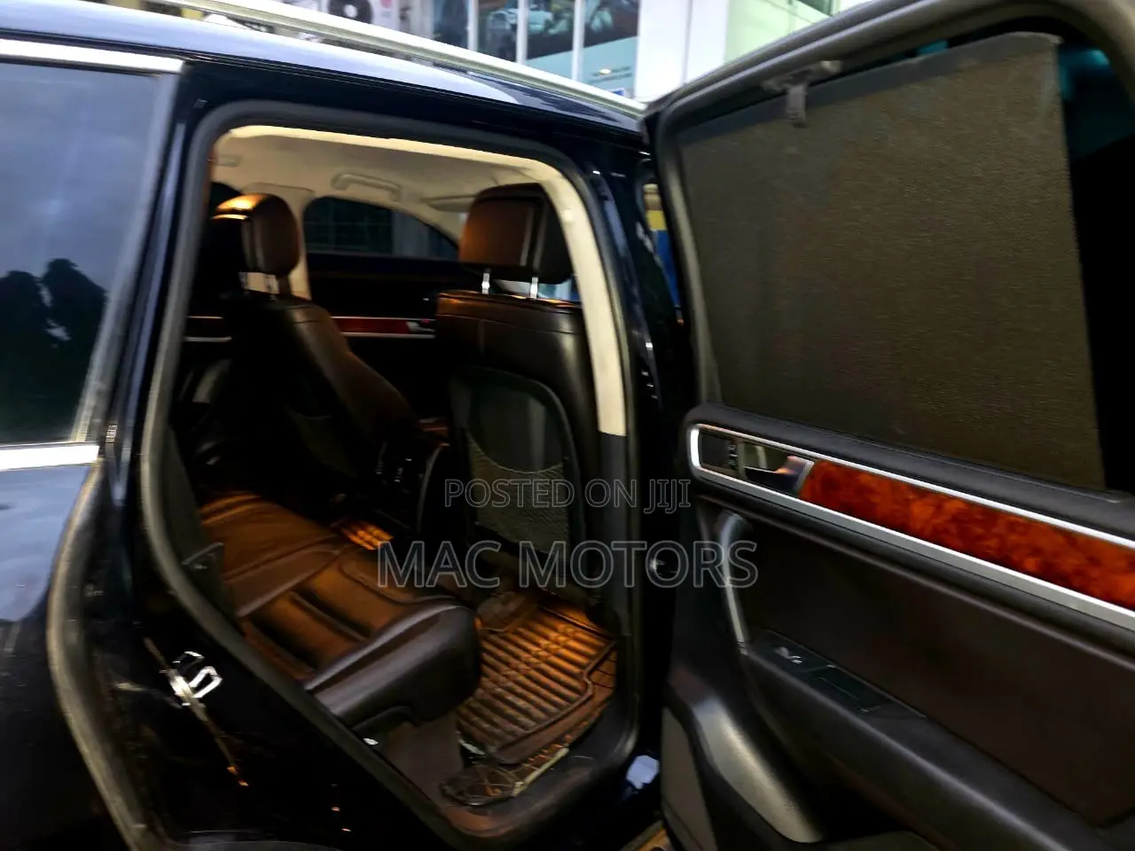 Volkswagen Touareg V6 Executive 4dr SUV AWD (3.6L 6cyl 8A) 2014 Black