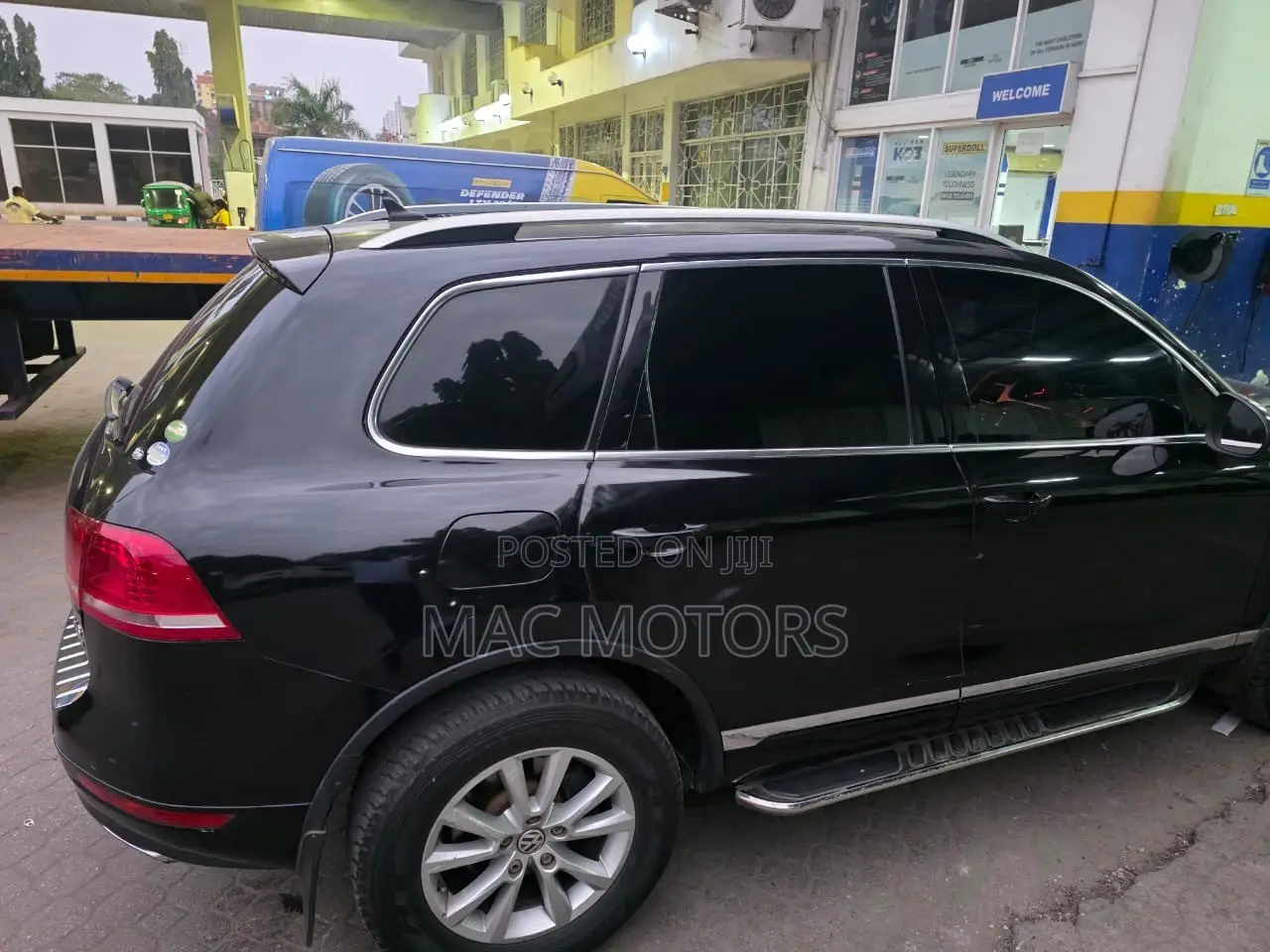 Volkswagen Touareg V6 Executive 4dr SUV AWD (3.6L 6cyl 8A) 2014 Black