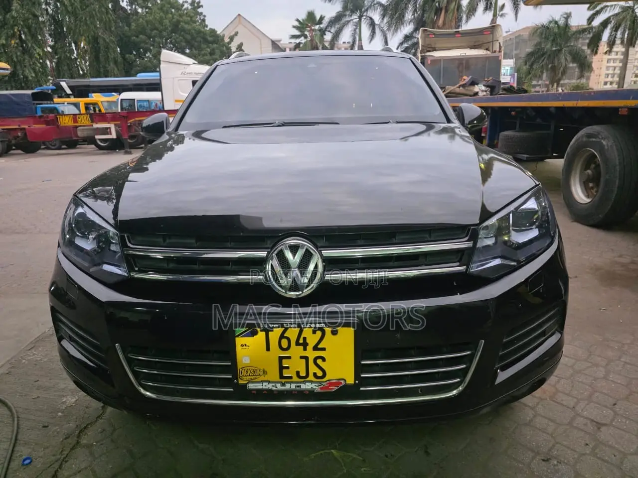 Volkswagen Touareg V6 Executive 4dr SUV AWD (3.6L 6cyl 8A) 2014 Black