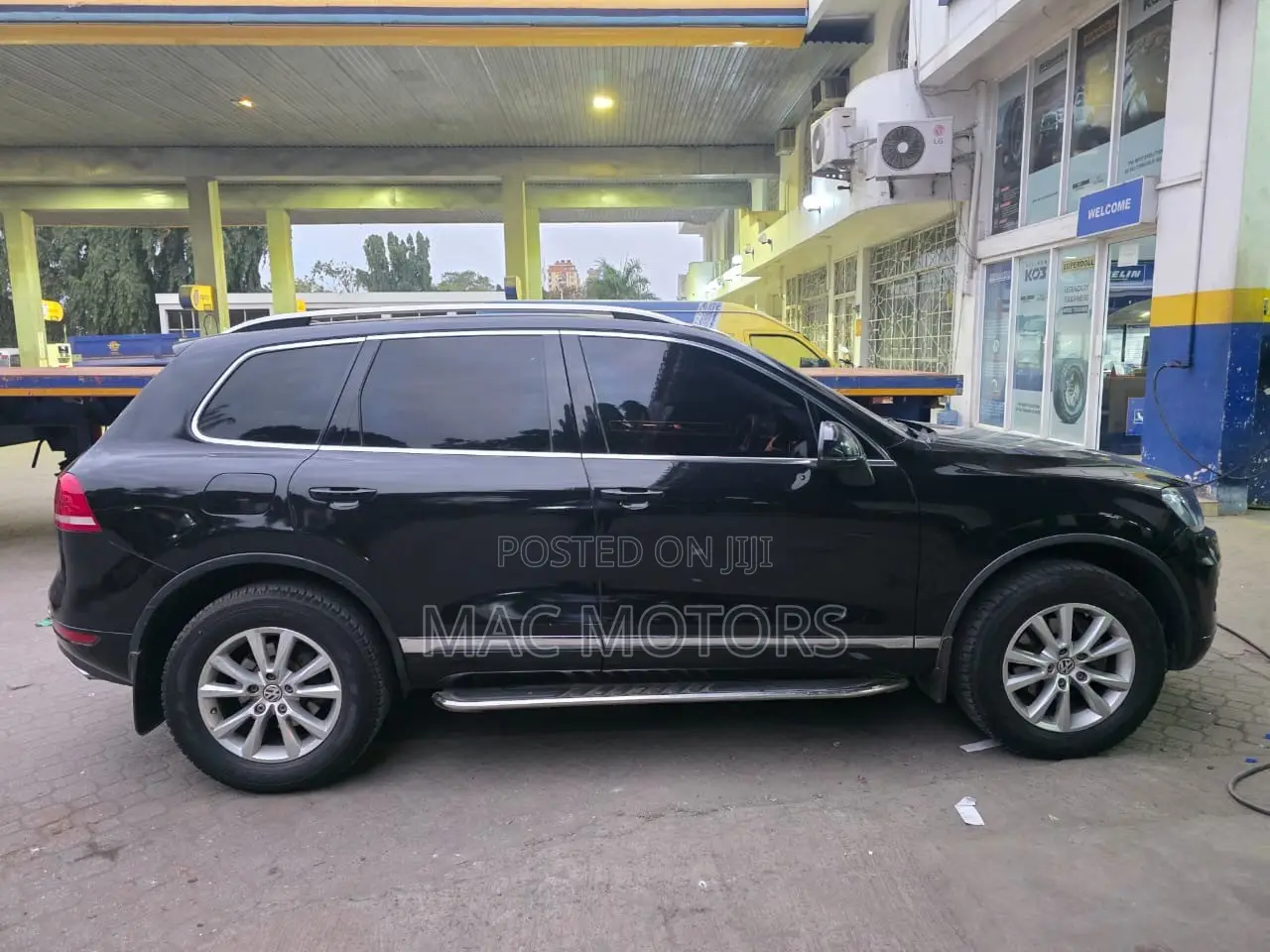 Volkswagen Touareg V6 Executive 4dr SUV AWD (3.6L 6cyl 8A) 2014 Black