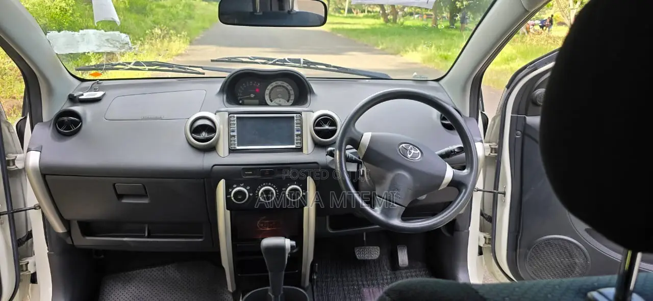 Toyota IST 2006 White